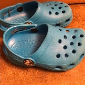 Baby crocs in blue size 4/5